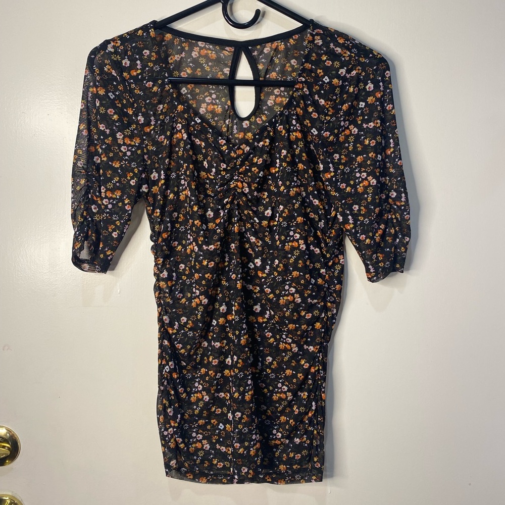 Vintage Y2K Black Mesh Floral See-thru Short Sleeve Shirt Size S/M